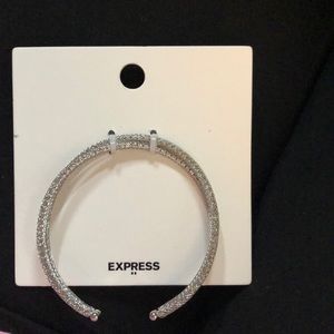 Express double twist bangle